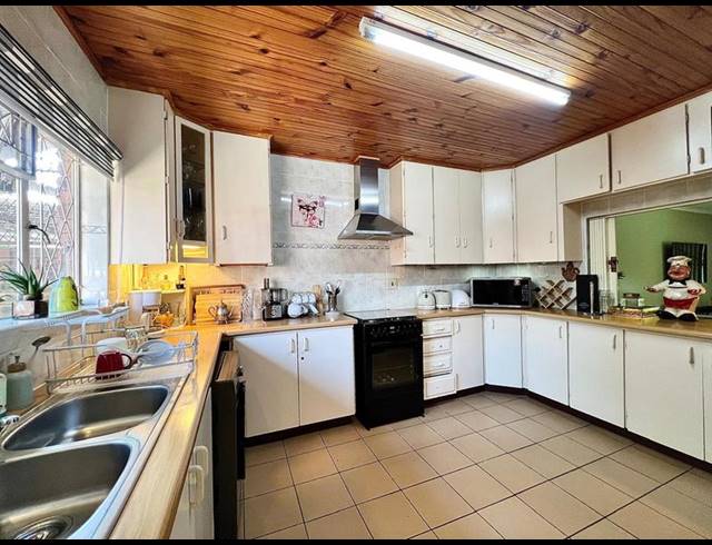 3 BEDROOM COMPLEX FOR SALE IN SCOTTSVILLE